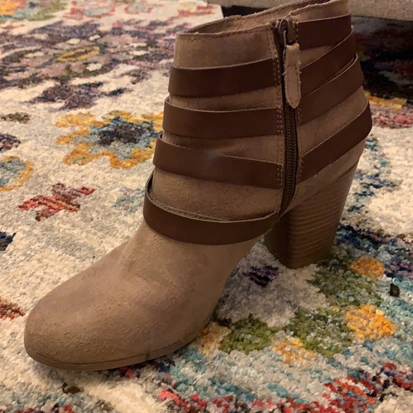 Tan brown booties boots heels western chunky heel Size 9.5 - Picture 11 of 15